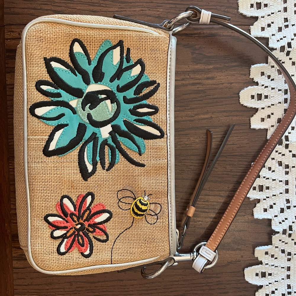 Bumble bee coach bag